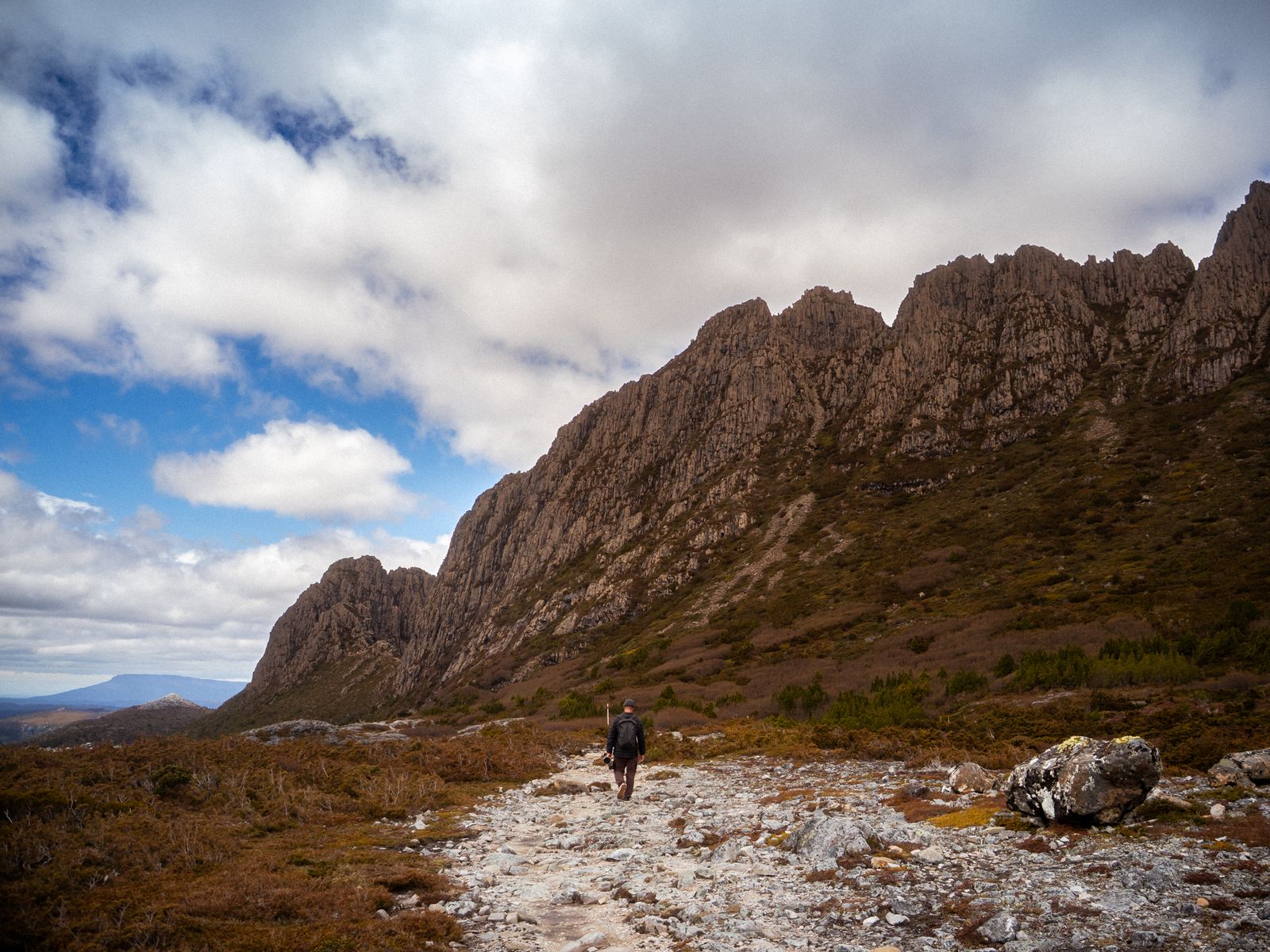 Hiking below the peaks of Cradle Mountain, Tasmania